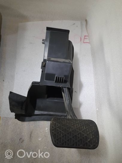 Mercedes-Benz C AMG W203 Brake pedal a2032900401q04