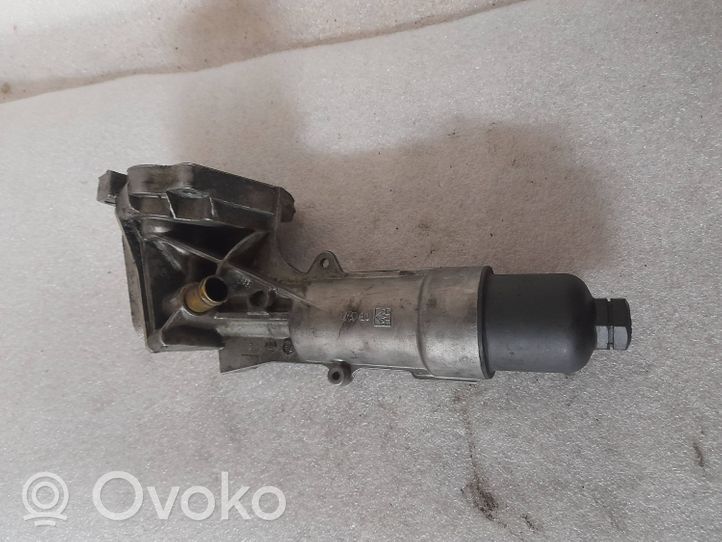 Mercedes-Benz C W203 Support de filtre à huile A2711800610