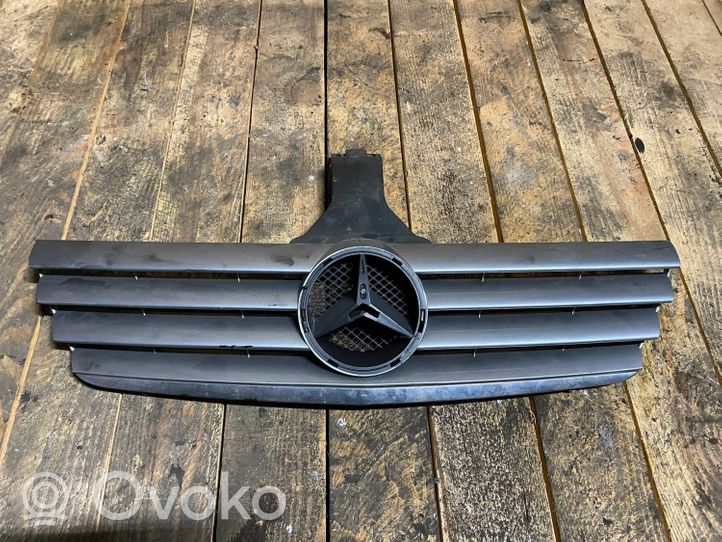 Mercedes-Benz C W203 Grille de calandre avant a2038800383