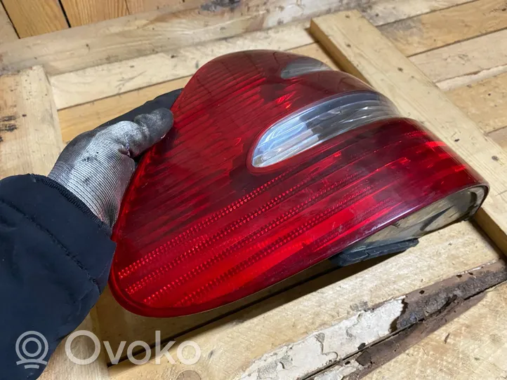 Mercedes-Benz E W211 Rear/tail lights A2118200364