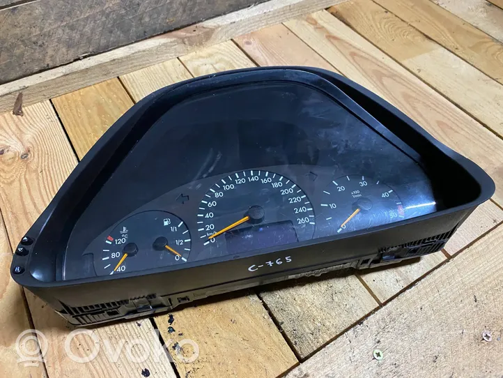 Mercedes-Benz E W210 Compteur de vitesse tableau de bord A2105402811