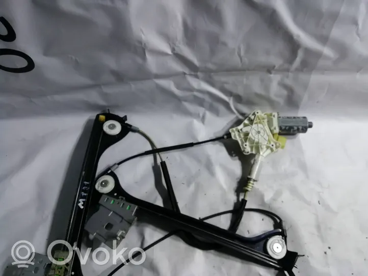 Mercedes-Benz SLK R171 Front door window regulator motor A1718201442