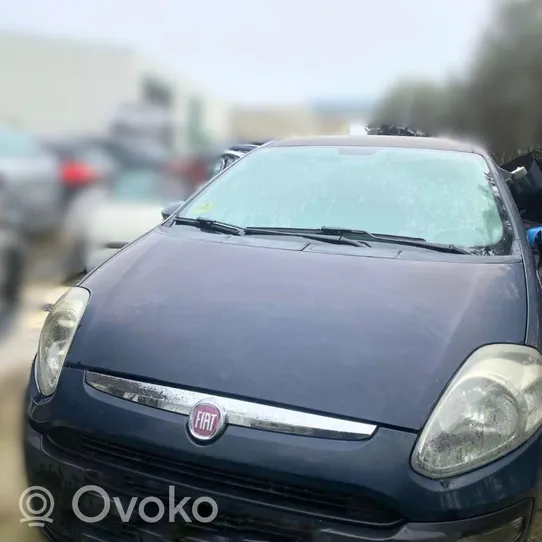 Fiat Punto (199) Etulokasuojan reuna 