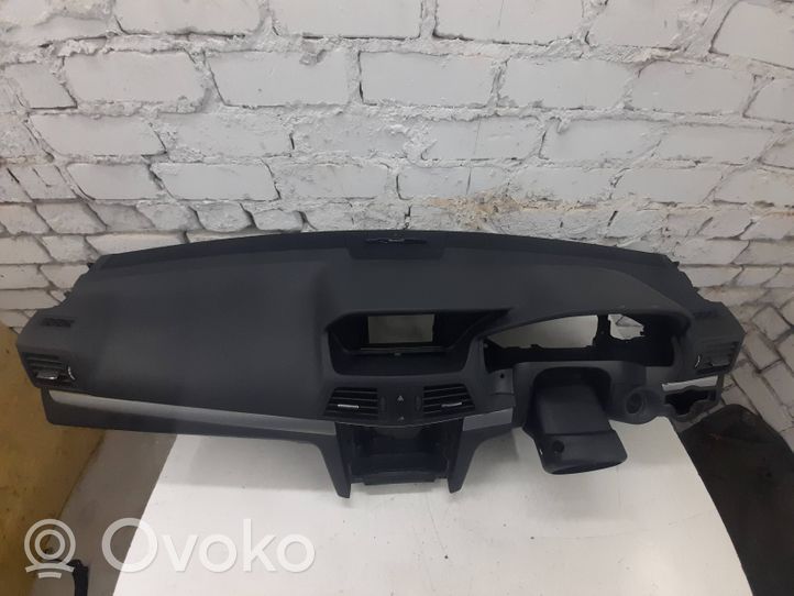 Mercedes-Benz E C207 W207 Panelė A2076800187