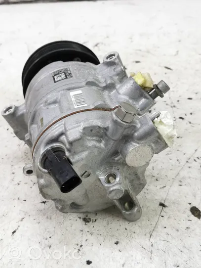 Volkswagen PASSAT B8 Compressore aria condizionata (A/C) (pompa) 5Q0820803F