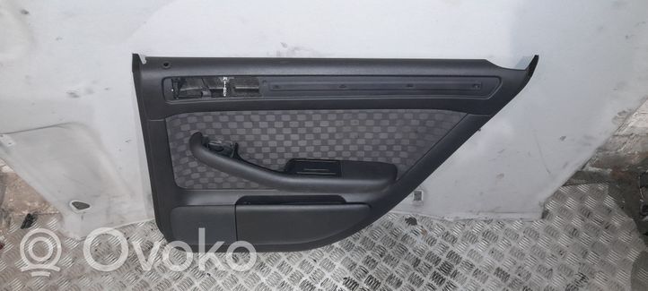Audi A6 S6 C5 4B Boczki / Poszycie drzwi tylnych 
