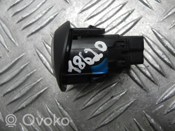 Ford Focus Bouton poussoir de démarrage du moteur AM5T11572AA