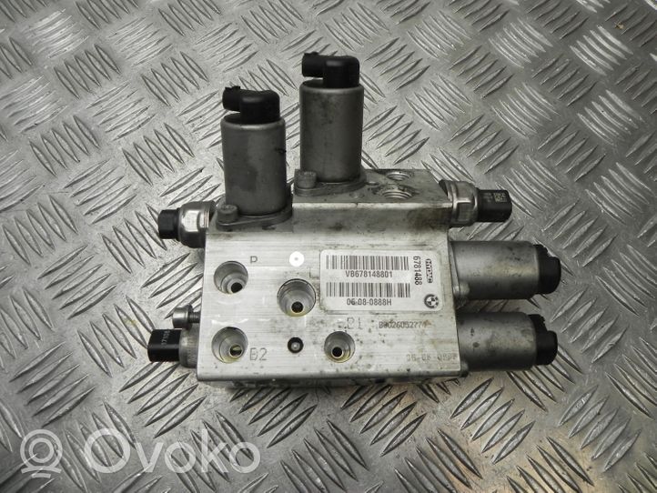 BMW 5 E60 E61 Ilmajousituksen kompressoripumppu 6781488