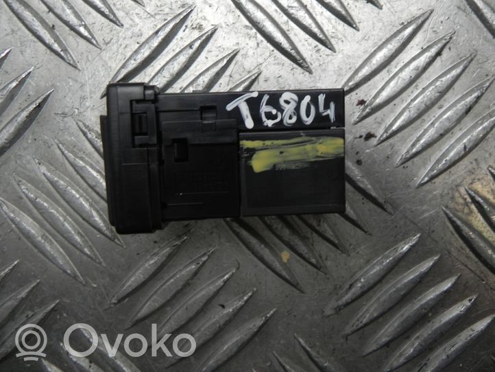 Toyota Yaris Connecteur/prise USB FC0600021