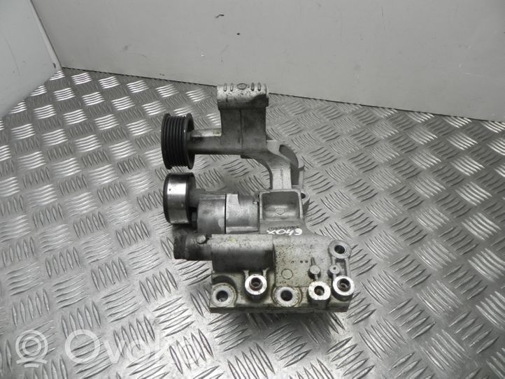 KIA Optima EGR-venttiilin/lauhduttimen kiinnike 14052407