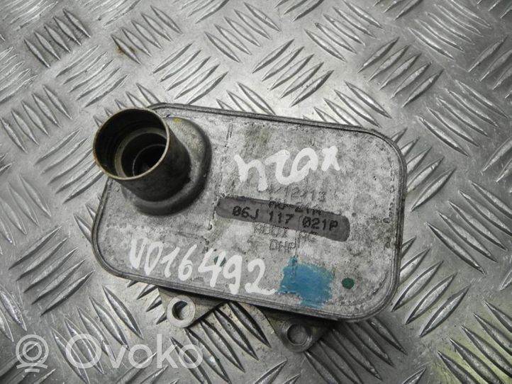 Volkswagen Jetta IV Radiatore dell’olio del motore 06J117021P