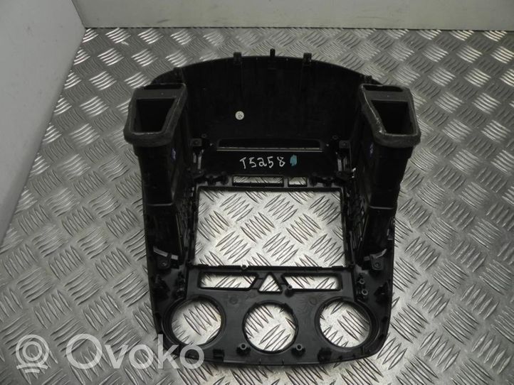 KIA Ceed Konsola środkowa / Radio / GPS 847401H005