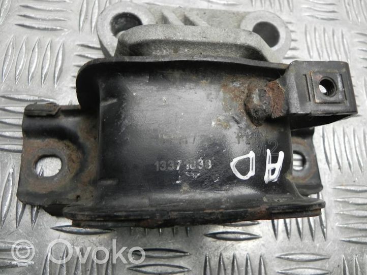 Opel Adam Engine mount bracket 13371838