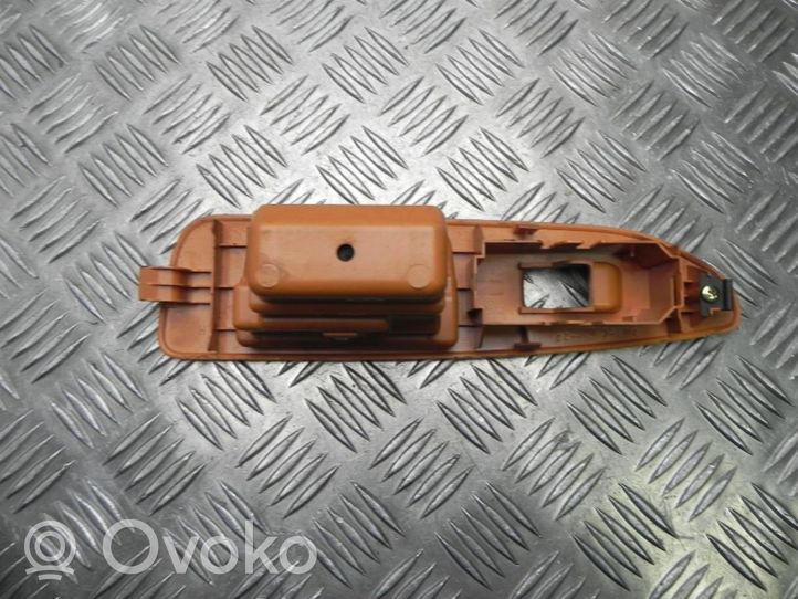 Toyota Land Cruiser (J100) Konsola środkowa / Radio / GPS 7427260061