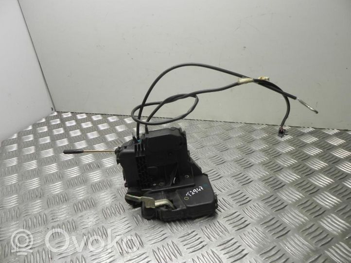 Mercedes-Benz C AMG W204 Front door lock 004138112635