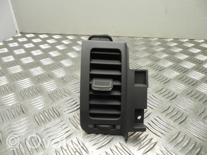 Nissan X-Trail T31 Griglia di ventilazione posteriore 68751JG00B