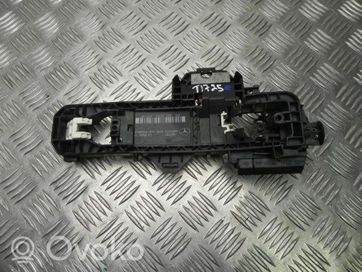 Mercedes-Benz C AMG W204 Poignée extérieure de porte de chargement A2047600834