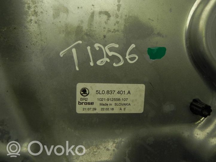 Skoda Yeti (5L) Elektryczny podnośnik szyby drzwi przednich 5L0837401A