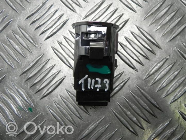 Toyota Prius (XW20) Przycisk zapłonu Start / Stop 15A710