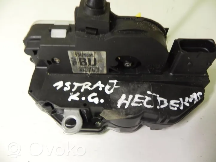 Opel Astra J Serratura portiera di carico 13579555