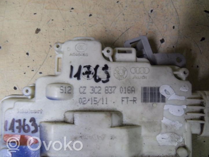 Volkswagen PASSAT B7 Loading door lock 3C2837016A