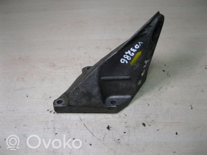 BMW 6 E63 E64 Engine mounting bracket 676111322116761113