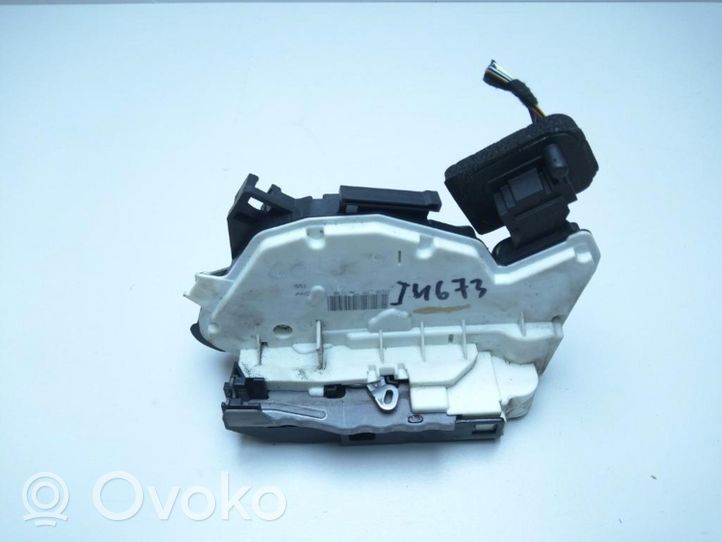 Volkswagen Golf VII Loading door lock 5K2837015D