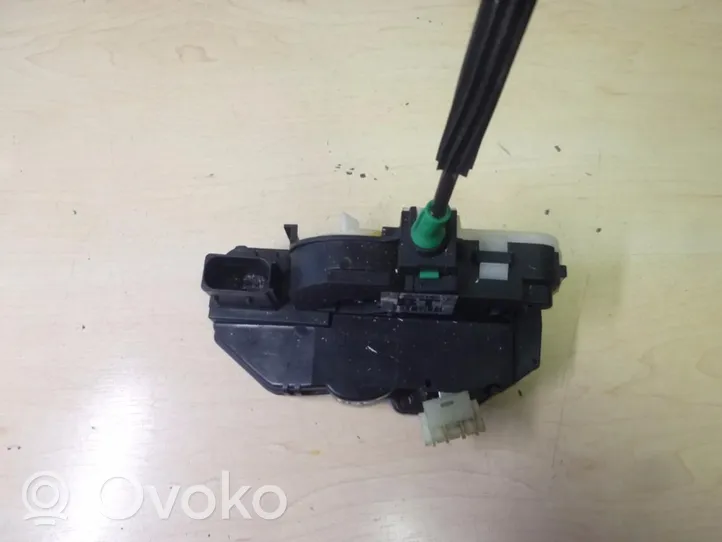 Chevrolet Cruze Loading door lock 13503180