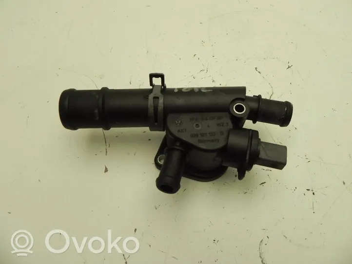 Volkswagen Polo IV 9N3 Thermostat housing 038121132