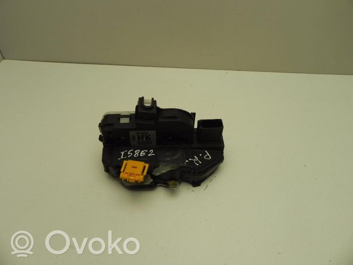 Opel Zafira C Loading door lock 13579522