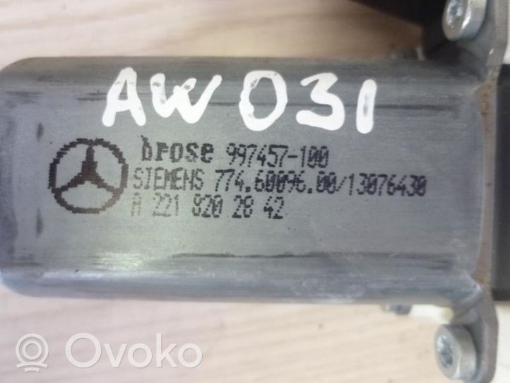 Mercedes-Benz S W221 Motorino alzacristalli della portiera anteriore A2218202842