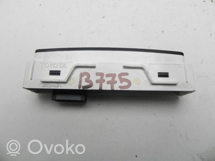 Toyota Avensis T270 Monitori/näyttö/pieni näyttö 8395005030