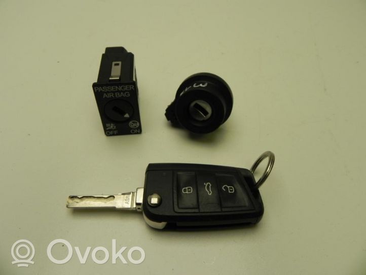 Volkswagen Golf VII Aizdedzes ECU komplekts 8E0905855C