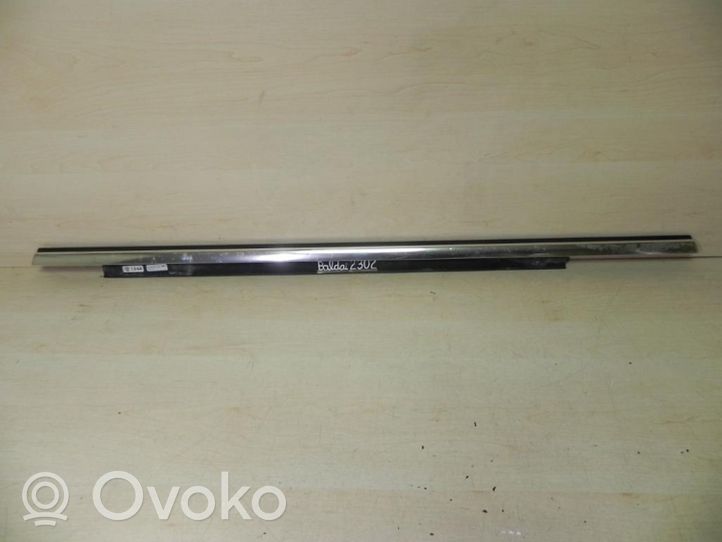 Audi A4 S4 B8 8K Takaoven lista (muoto) 8K0853763F