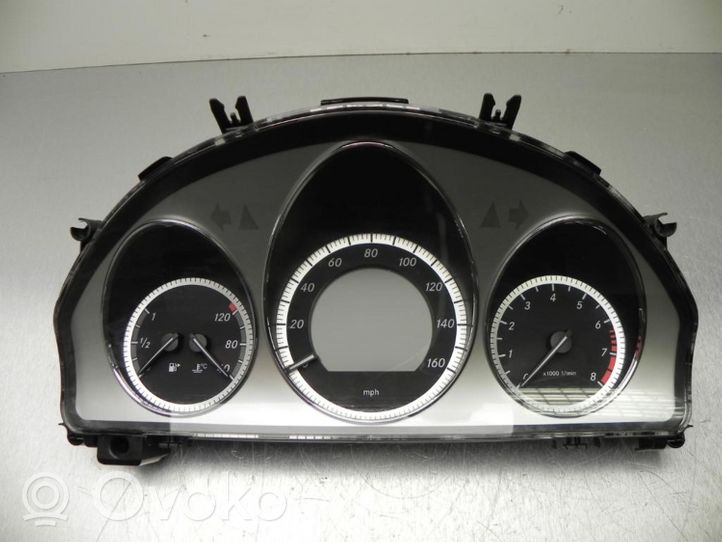 Mercedes-Benz C AMG W204 Tachimetro (quadro strumenti) A2045409648