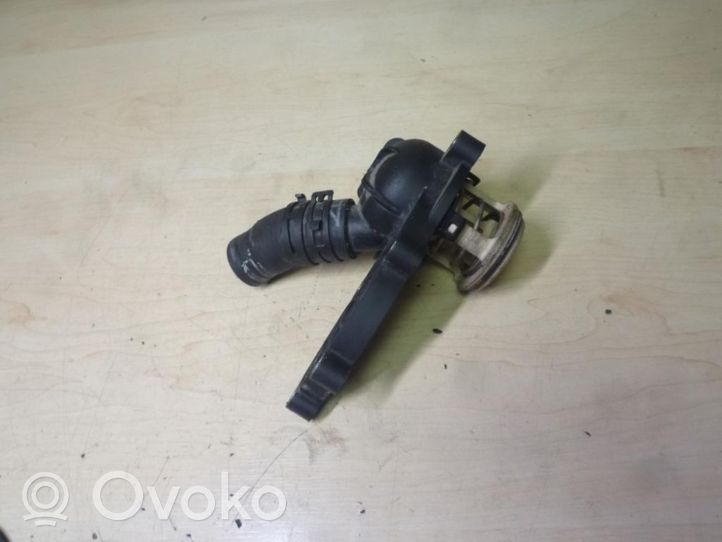 Audi A4 S4 B7 8E 8H Alloggiamento termostato 06E121111G