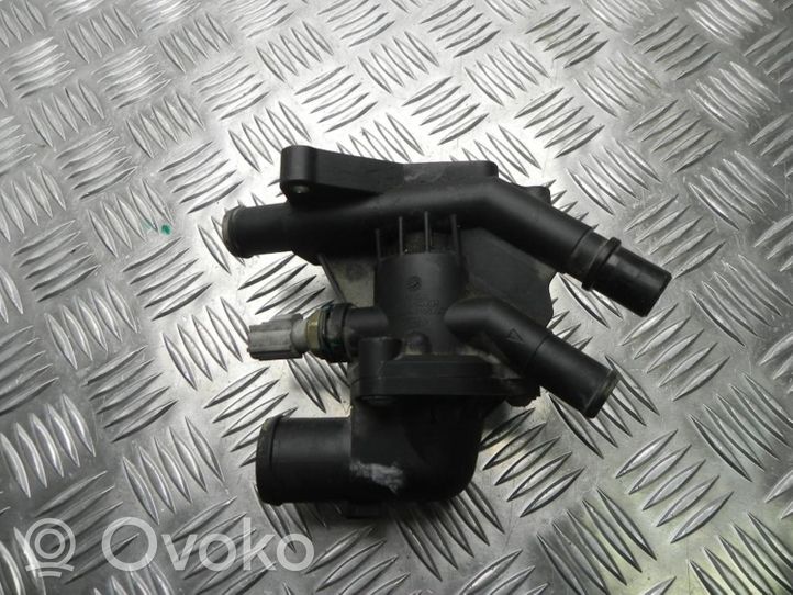 Ford Focus Boîtier de thermostat CM5G9K478GA