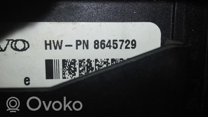 Volvo V70 Skrzynka bezpieczników / Komplet 8622520