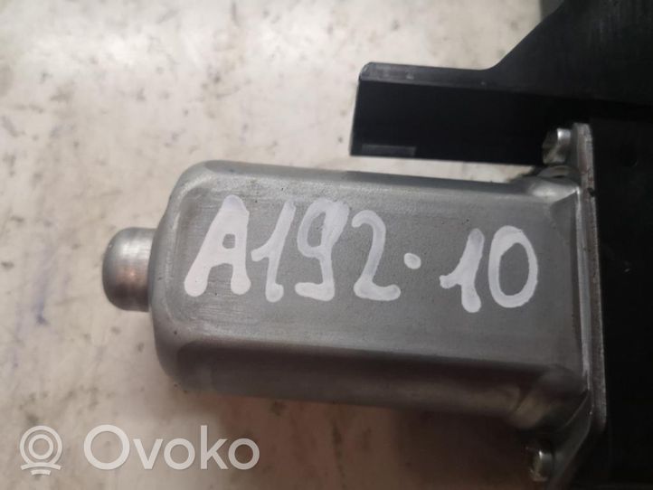 Volvo V70 Priekinis varikliukas langų pakėlėjo 970714101