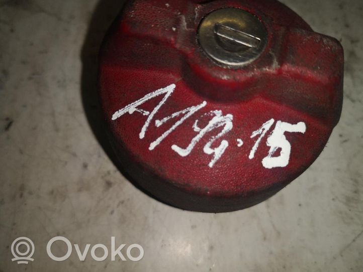 Volvo V70 Tappo del serbatoio del carburante 1325003