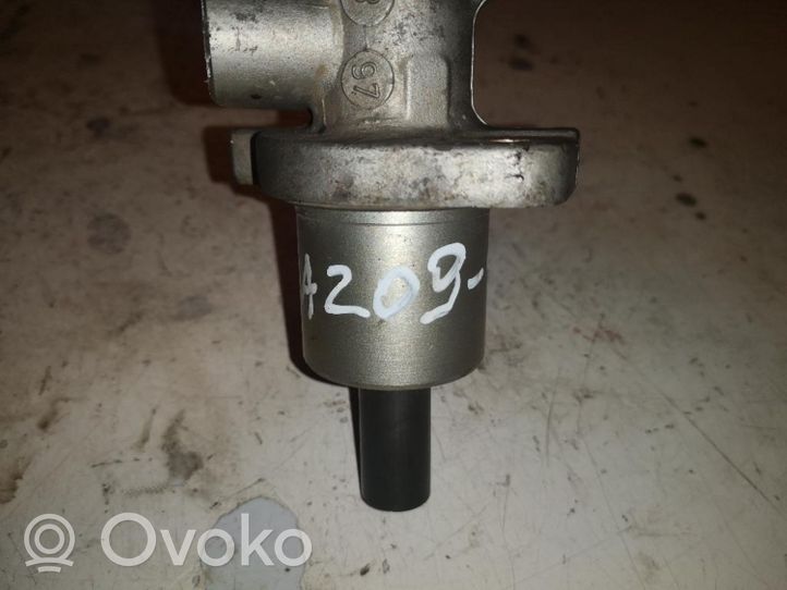 Volvo V70 Pääjarrusylinteri 9140251