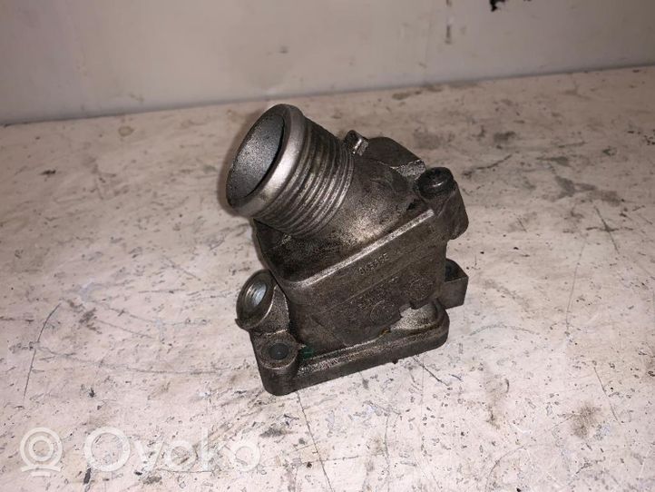 Volvo V70 Alloggiamento termostato 863695