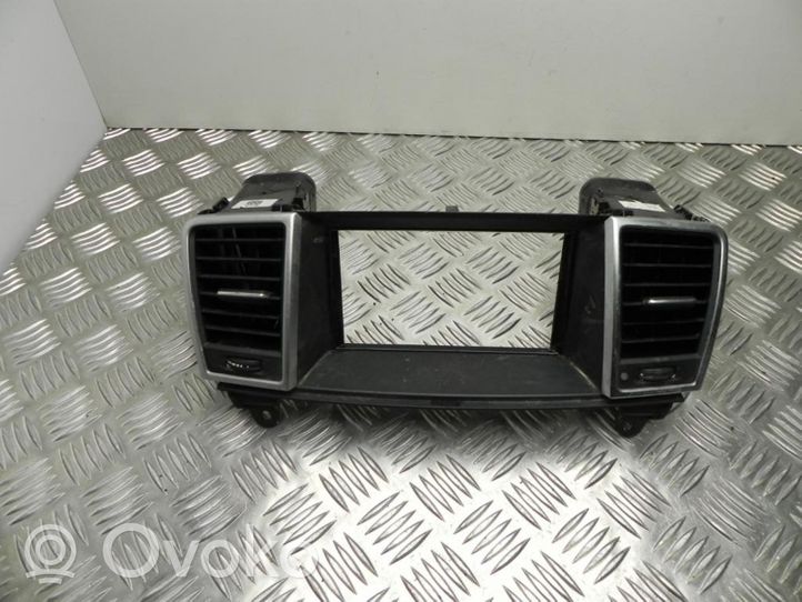 Mercedes-Benz GL X166 Radio/GPS head unit trim A1666800054