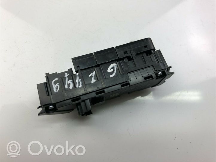 Mercedes-Benz C AMG W205 Cruise control switch A2059056307