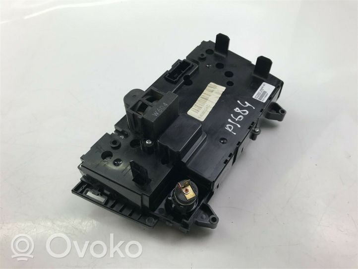 Volvo V70 Ilmastoinnin ohjainlaite 30746022