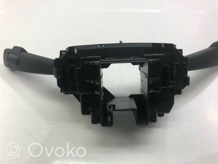 Volvo XC40 Pulsanti/interruttori sul volante 31394001