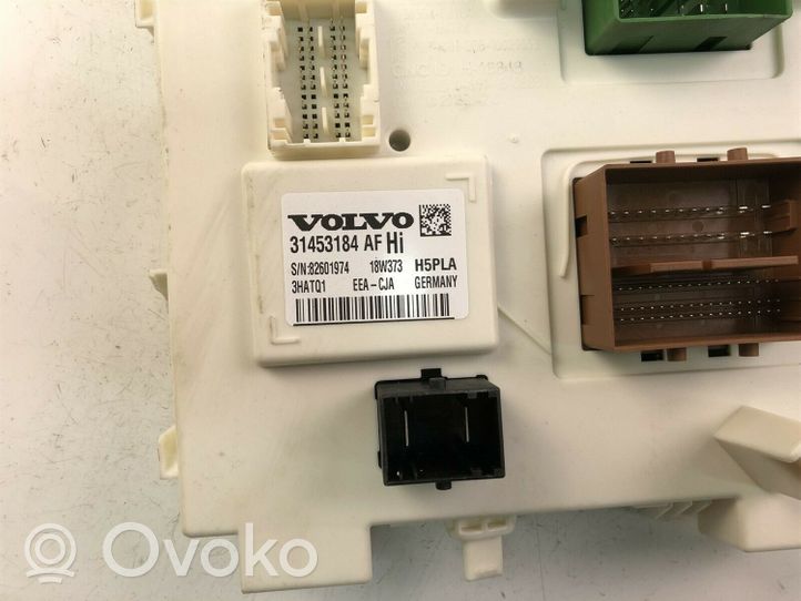 Volvo XC40 Saugiklių dėžė (komplektas) 31453184AF