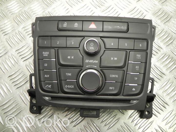 Vauxhall Zafira C Panel / Radioodtwarzacz CD/DVD/GPS 557799431