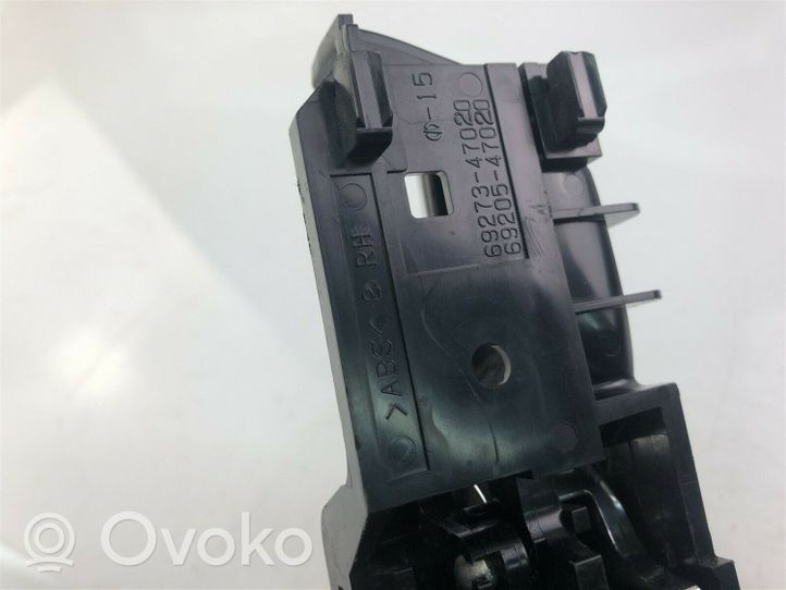 Toyota Prius (XW30) Etuoven lukko 6927347020