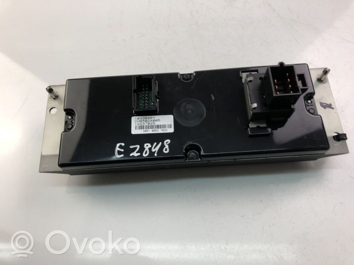 Mitsubishi Carisma Climate control unit HB502A005